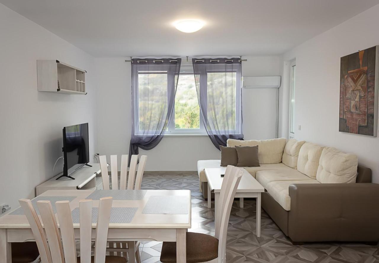 Apartment Lilia كافارنا المظهر الخارجي الصورة
